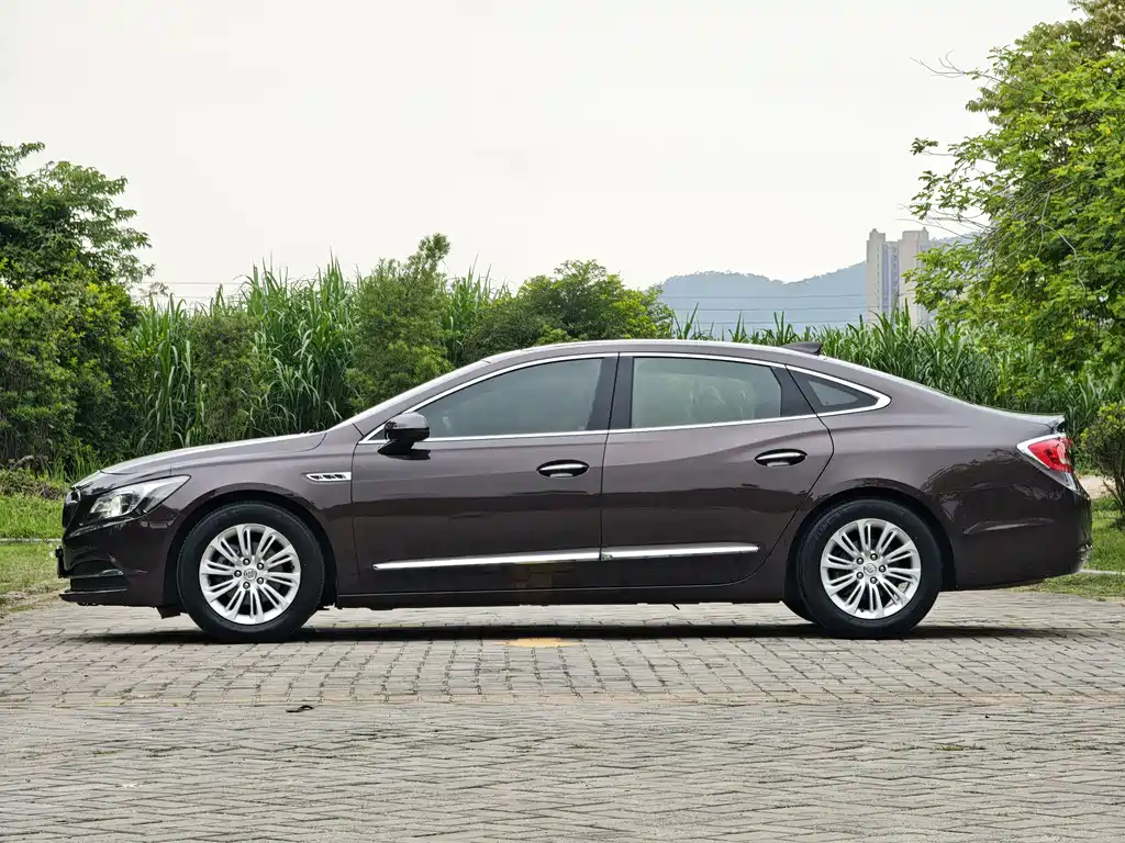 Buick LaCrosse 2017 — фото 15