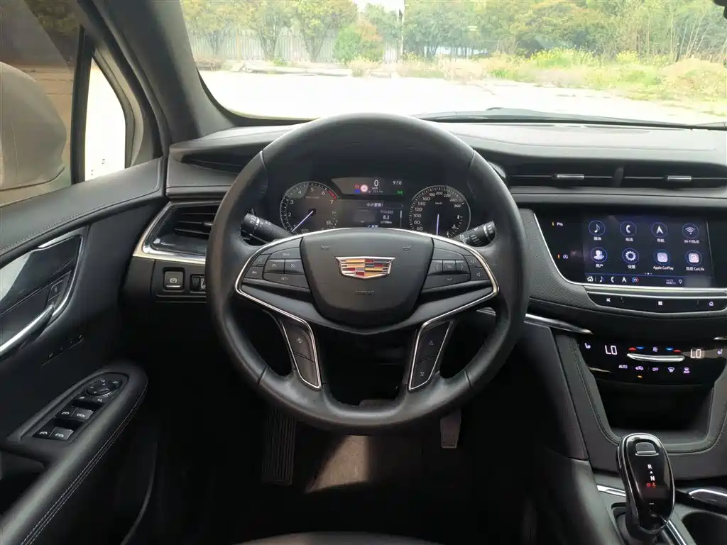 Cadillac XT5 2019 — фото 11