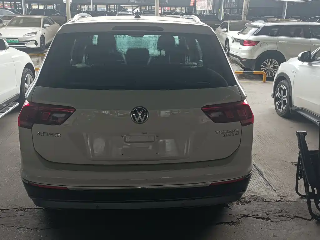 Volkswagen Tiguan L 2018 — фото 15