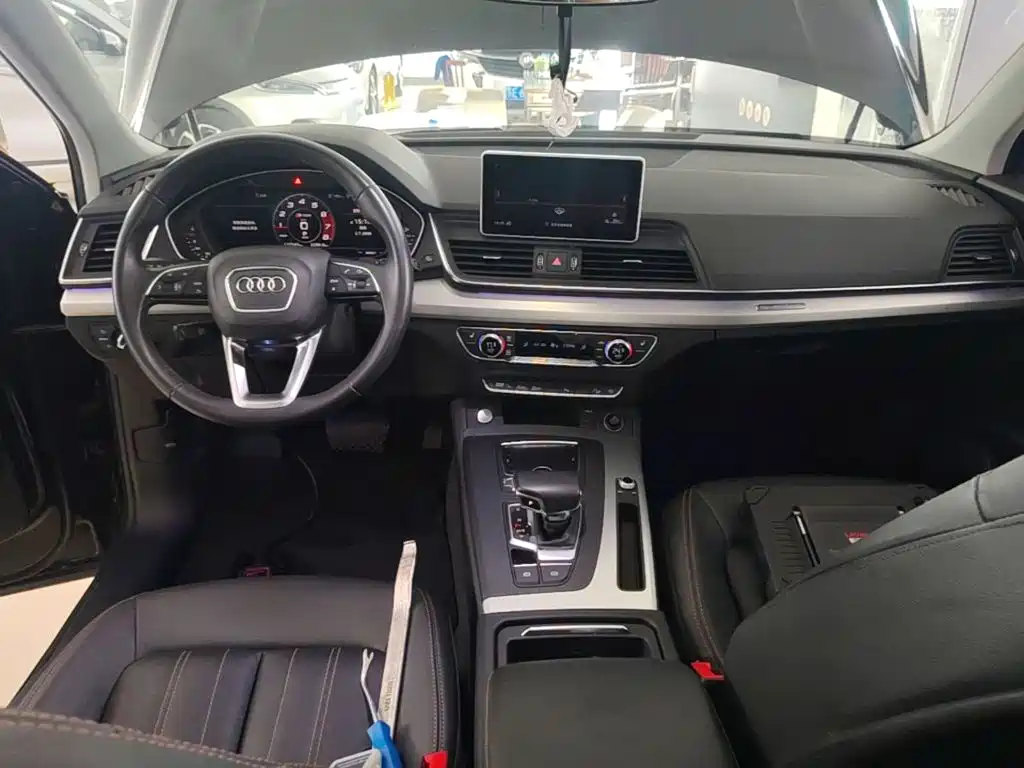 Audi Q5L 2019 — фото 10