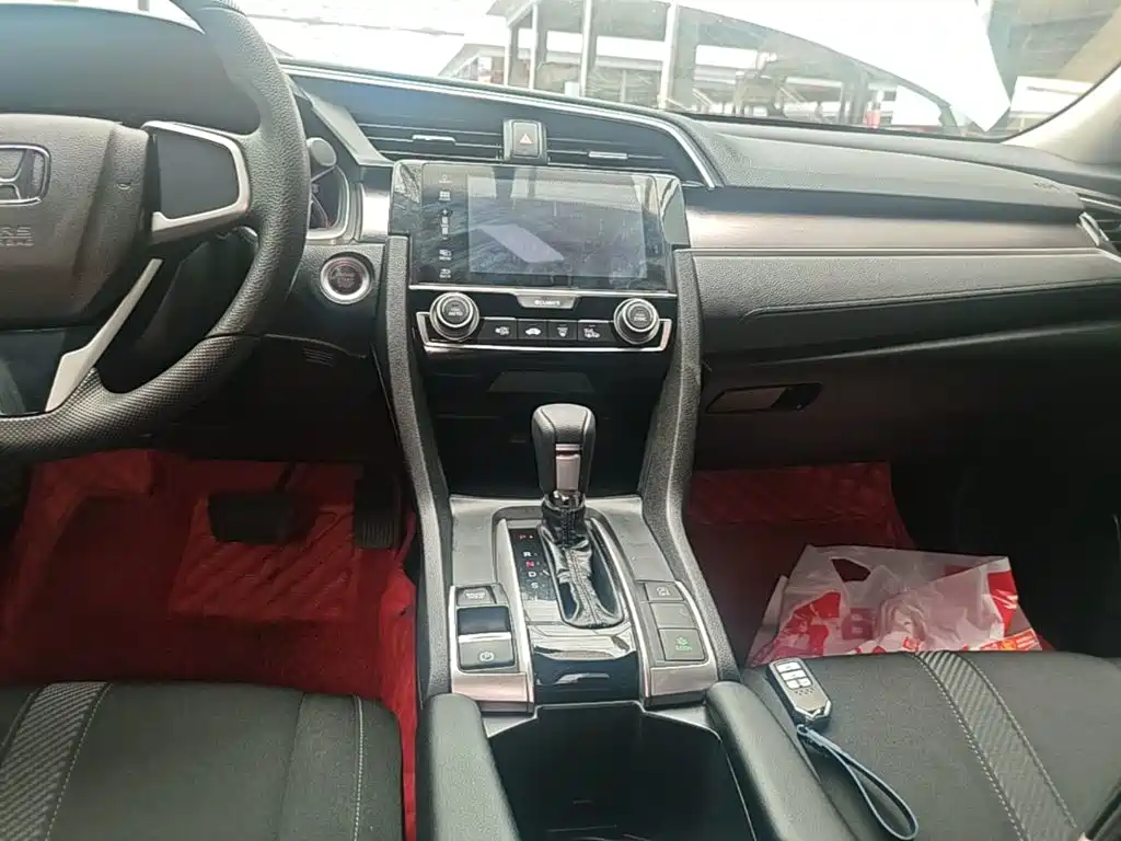 Honda Civic 2018 — фото 13