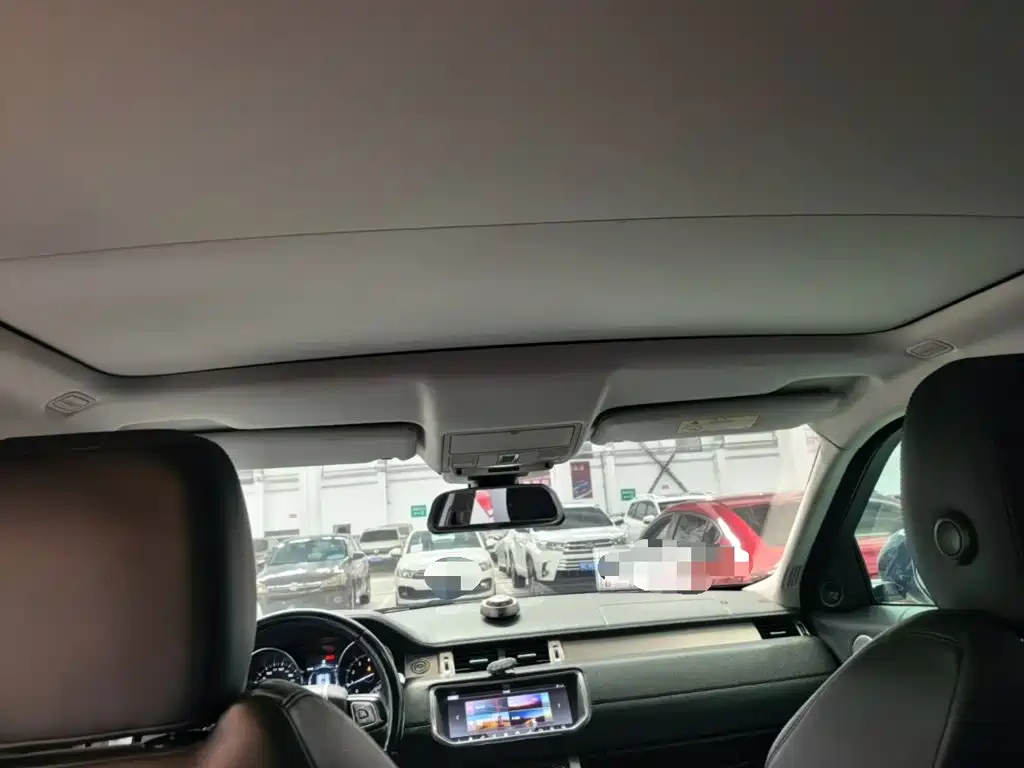 Land Rover Evoque 2018 — фото 18