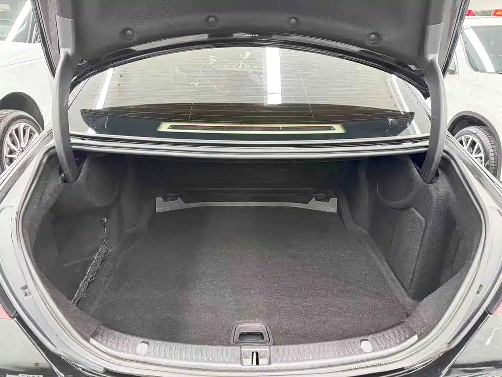 Mercedes-Benz E-Class 2023 — фото 21