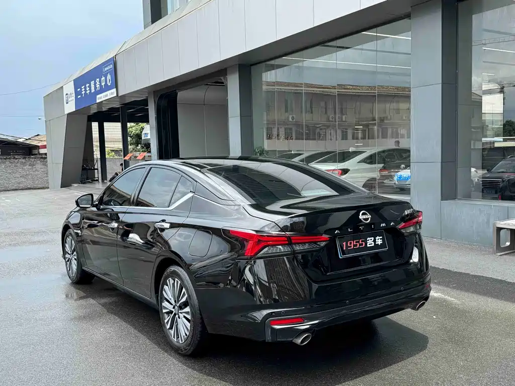 Nissan Teana 2024