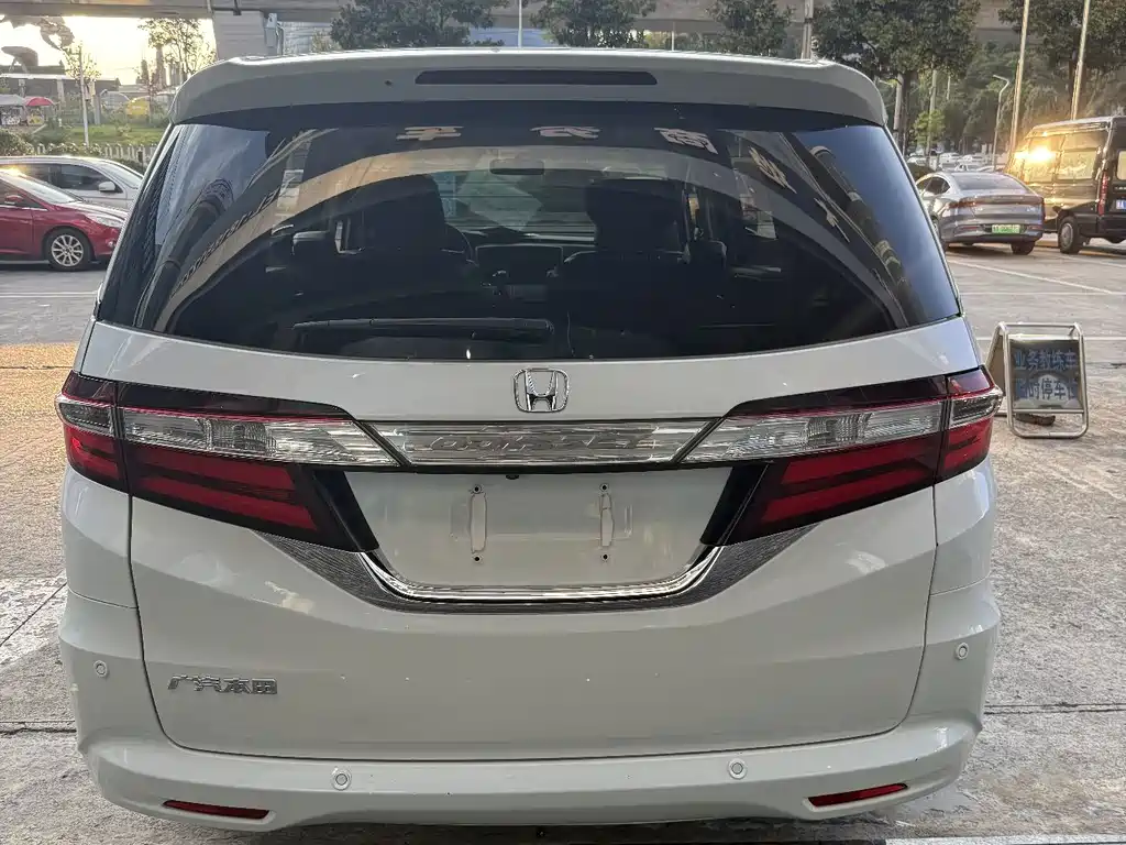 Honda Odyssey 2016 — фото 4