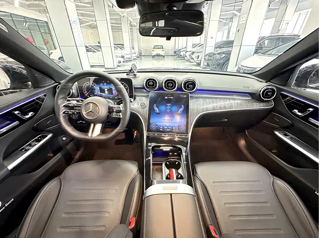 Mercedes-Benz C-Class 2023 — фото 9