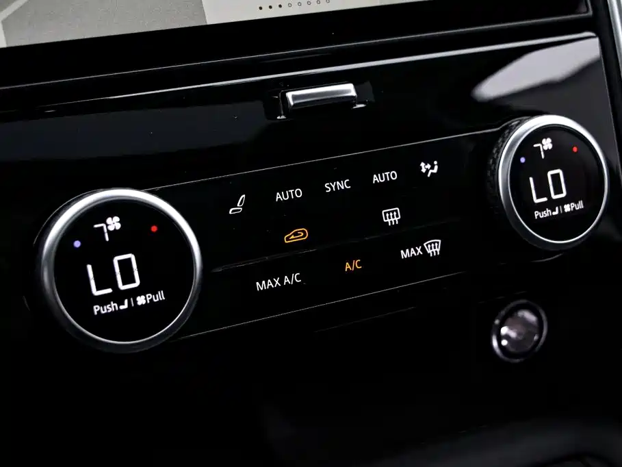 Land Rover Discovery 2023 — фото 9