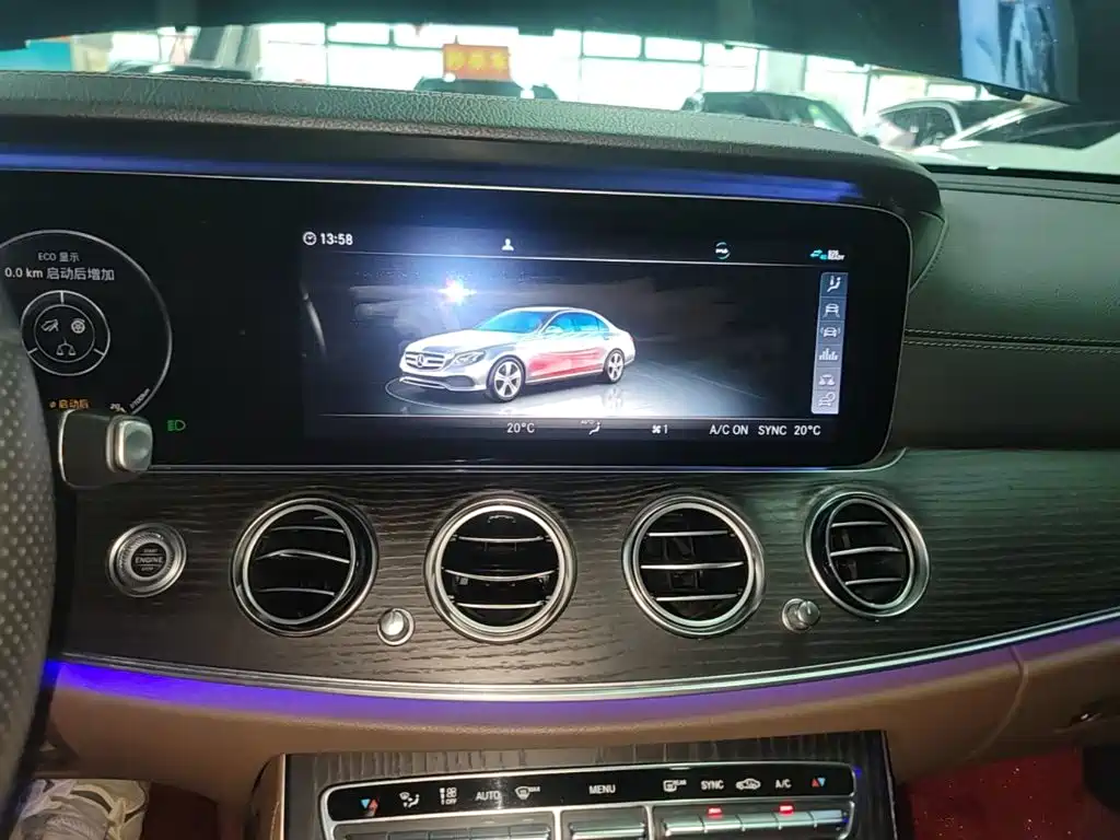 Mercedes-Benz E-Class 2019 — фото 13