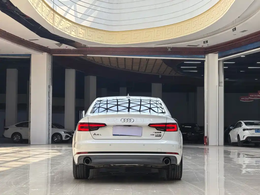 Audi A4L 2018 — фото 8