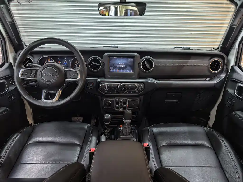 Jeep Wrangler 2019 — фото 17