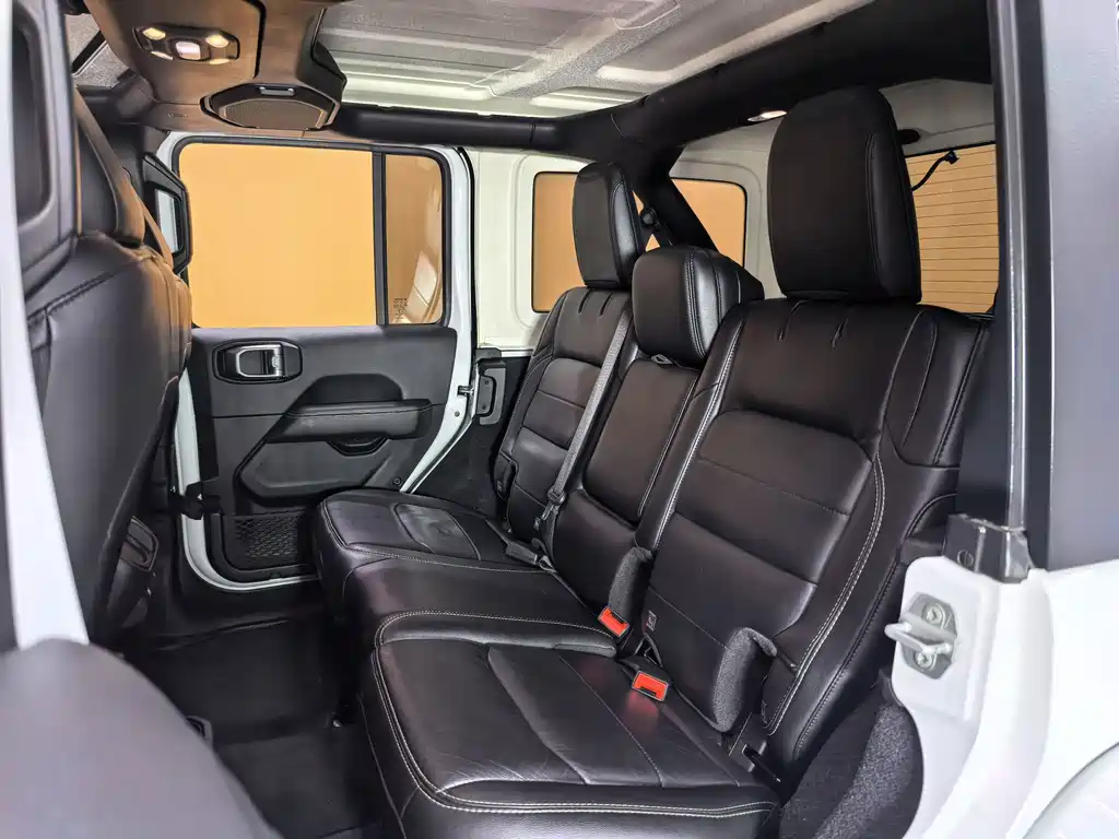 Jeep Wrangler 2019 — фото 13