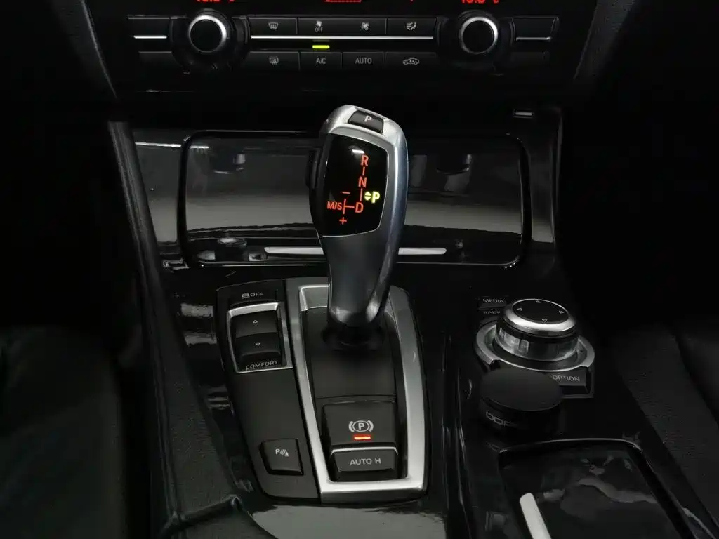 BMW 5 Series 2013 — фото 13