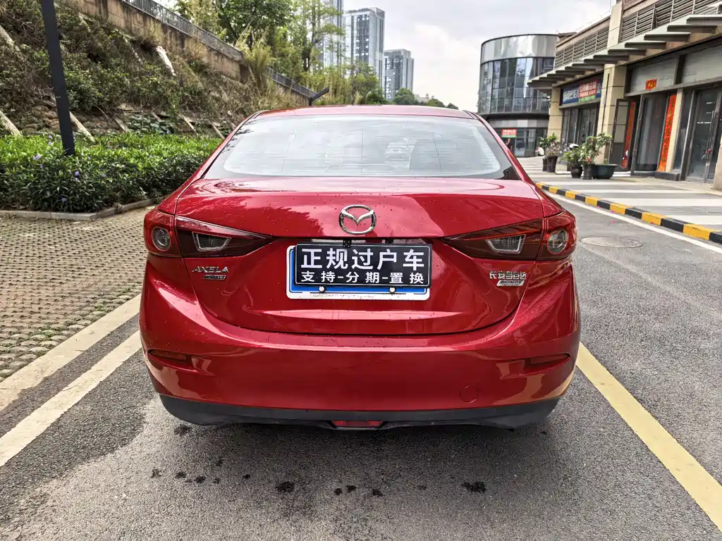 Mazda 3 Axela 2018 — фото 17