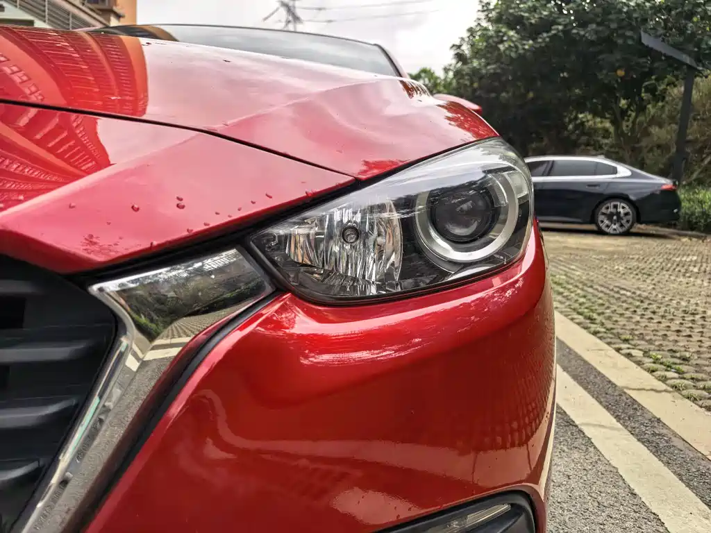 Mazda 3 Axela 2018 — фото 28