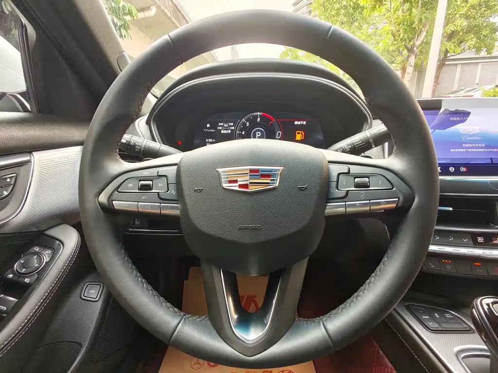 Cadillac CT5 2023 — фото 10