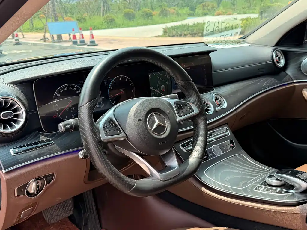 Mercedes-Benz E-Class 2018 — фото 10