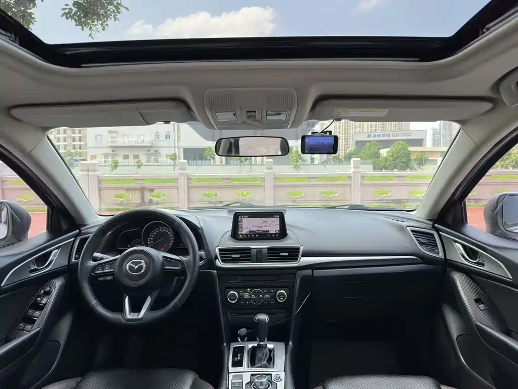 Mazda 3 Axela 2018