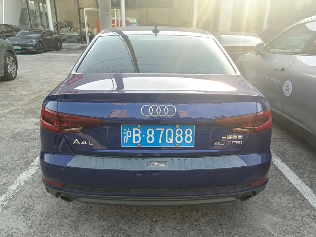 Audi A4L 2018