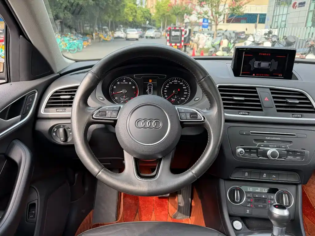 Audi Q3 2019 — фото 14