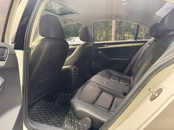 Volkswagen Sagitar 2018