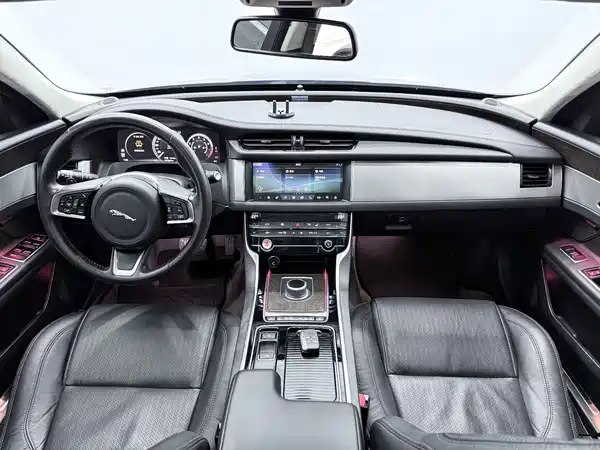 Jaguar XFL 2021