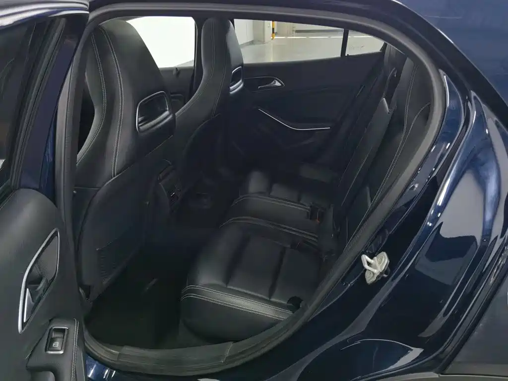 Mercedes-Benz GLA 2015 — фото 15