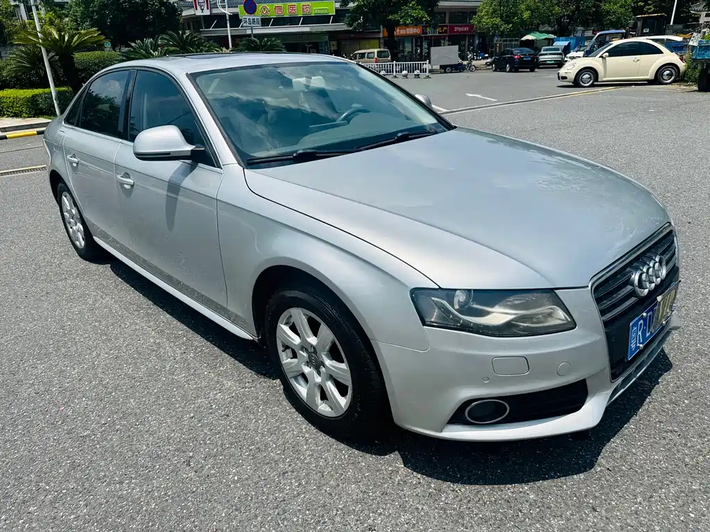Audi A4L 2011