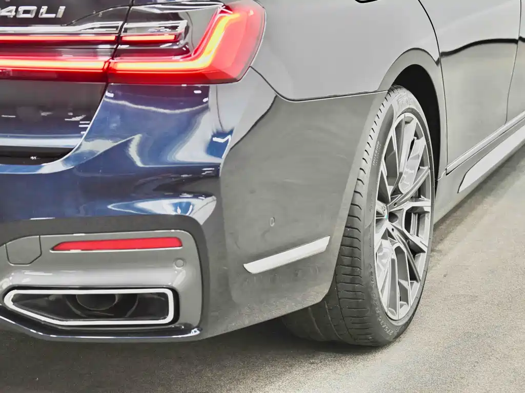 BMW 7 Series 2019 — фото 6