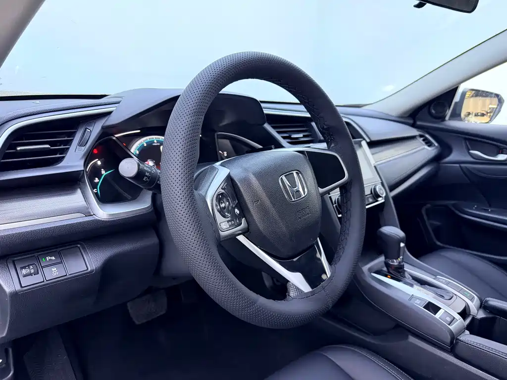 Honda Civic 2019 — фото 9