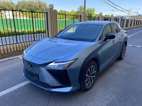 Lexus RZ 2023