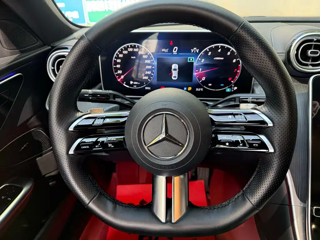 Mercedes-Benz C-Class 2024 — фото 11