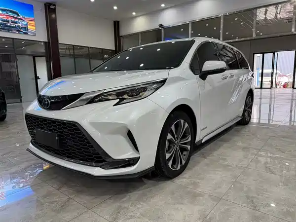 Toyota Granvia 2023
