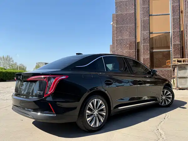 Hongqi E-QM5 2024