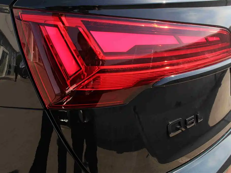 Audi Q5L 2024 — фото 14