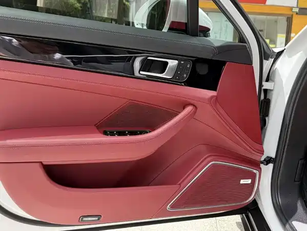 Porsche Panamera 2023