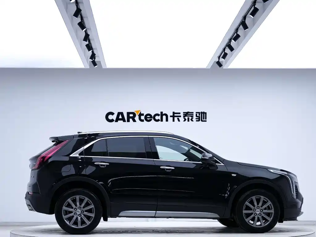 Cadillac XT4 2023 — фото 4