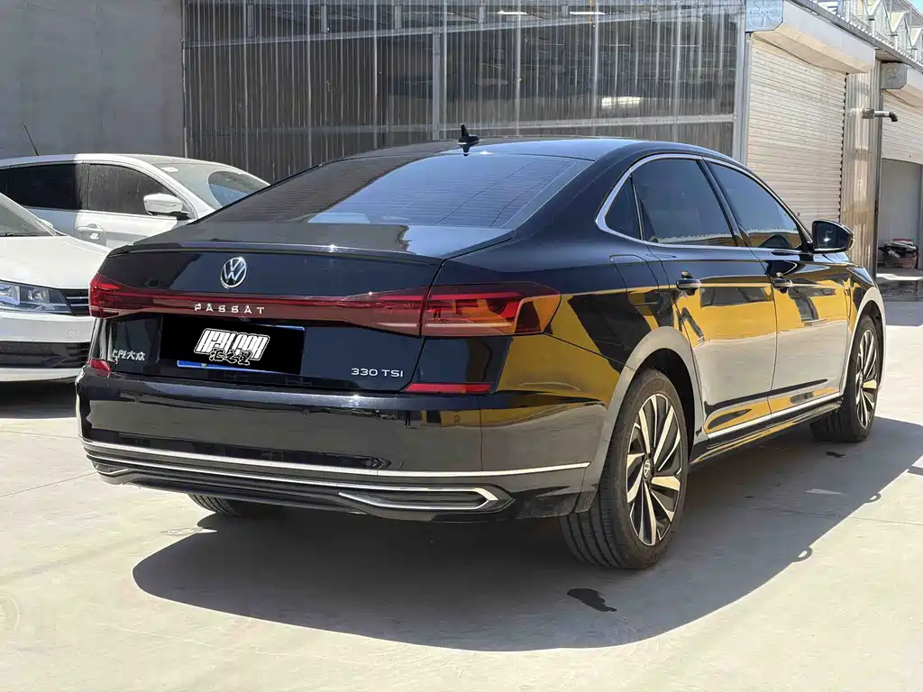 Volkswagen Passat 2022 — фото 2