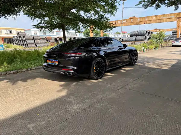 Porsche Panamera 2022