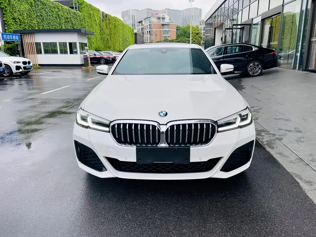 BMW 5 Series 2023