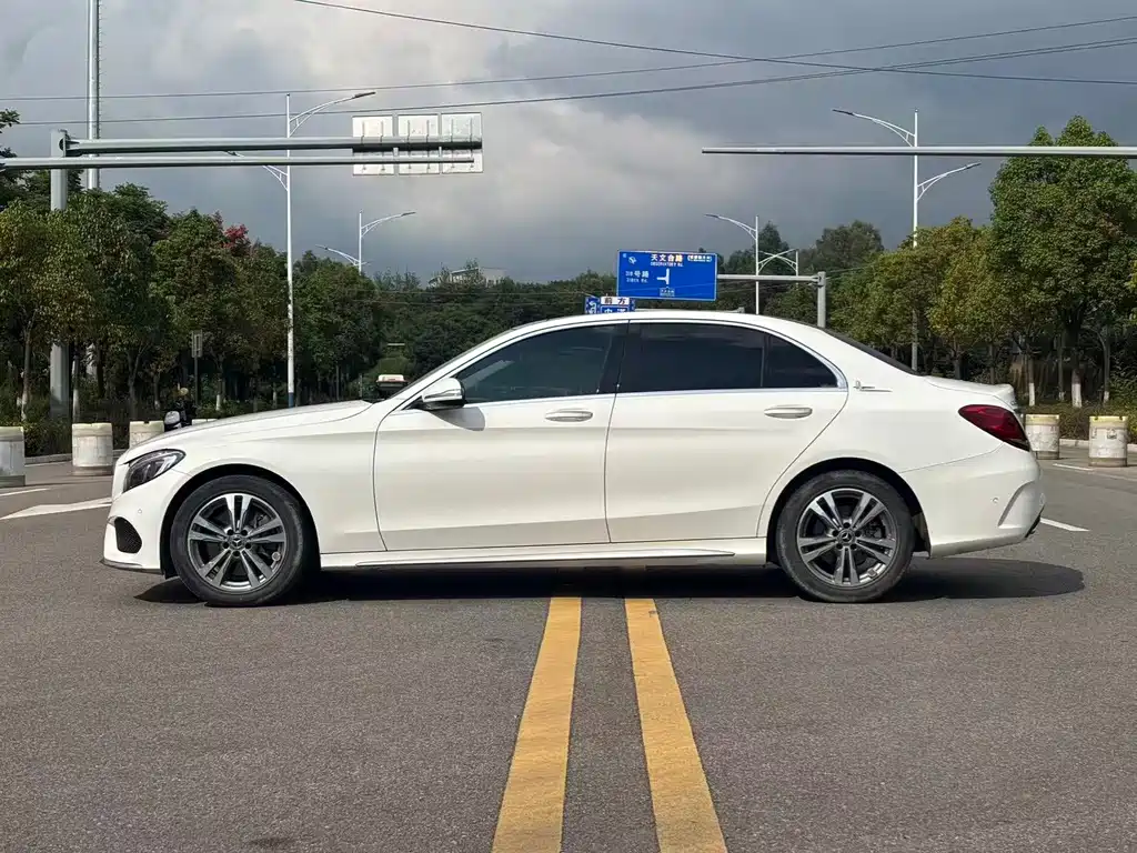 Mercedes-Benz C-Class 2018