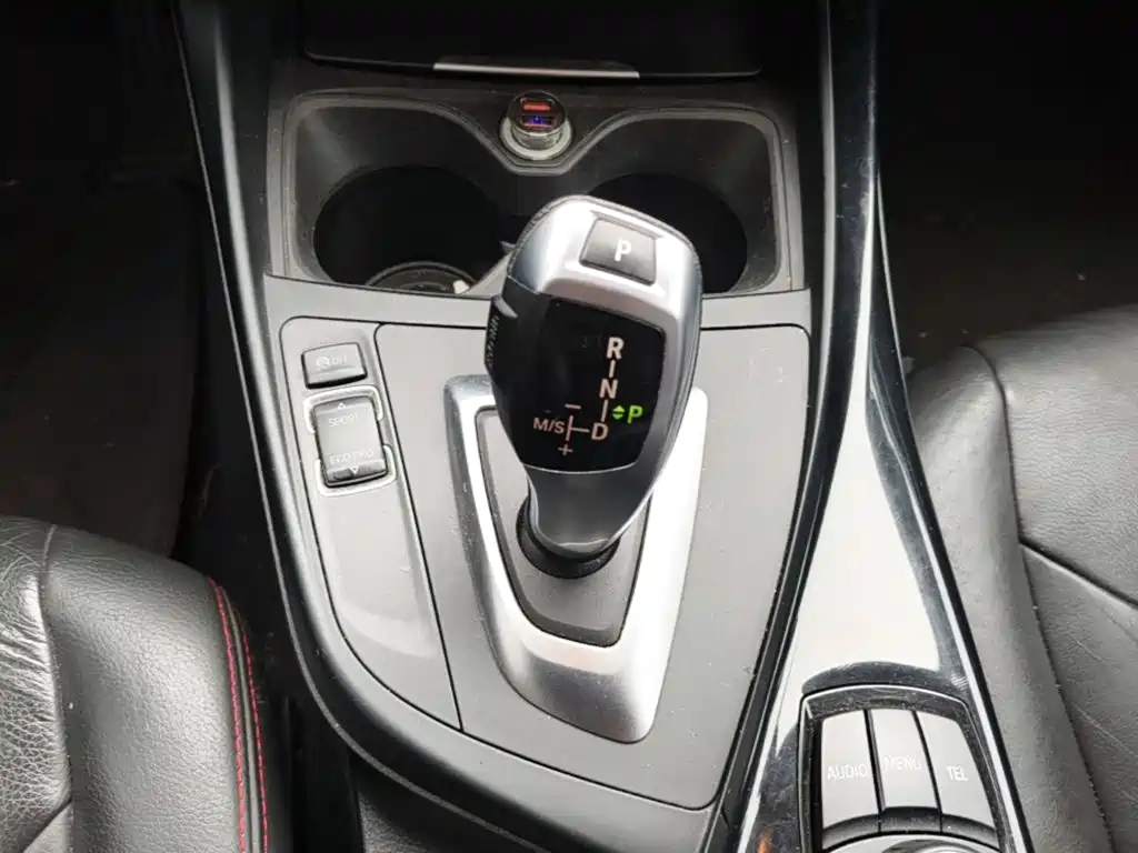 BMW 1 Series 2014 — фото 14