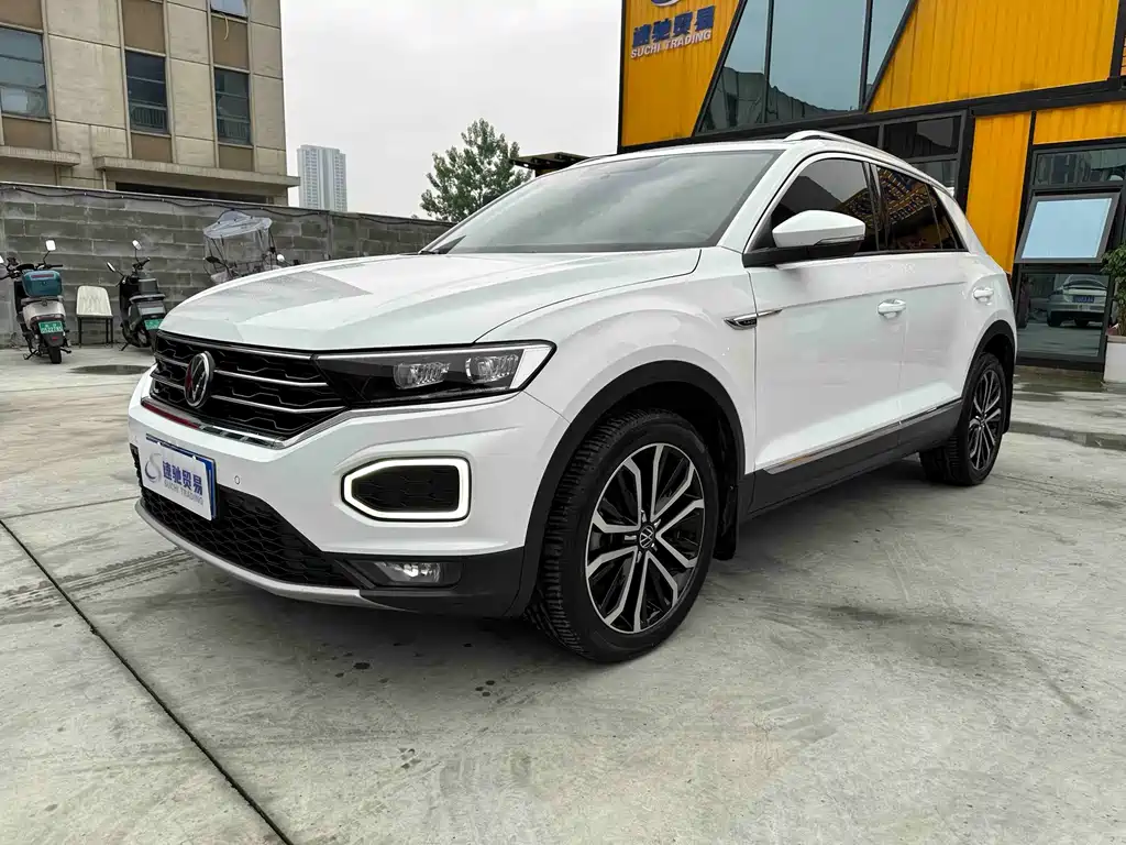 Volkswagen T-Roc 2022 — фото 1