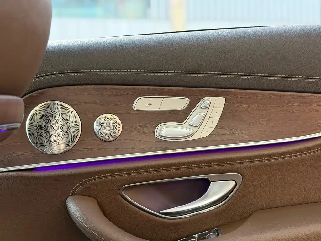 Mercedes-Benz E-Class 2023 — фото 11
