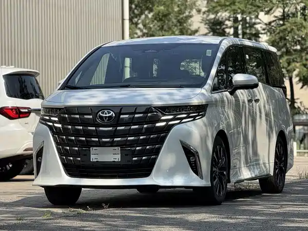 Toyota Alphard 2025