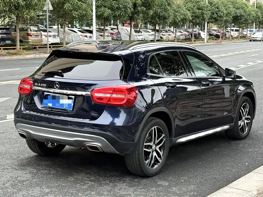Mercedes-Benz GLA 2015
