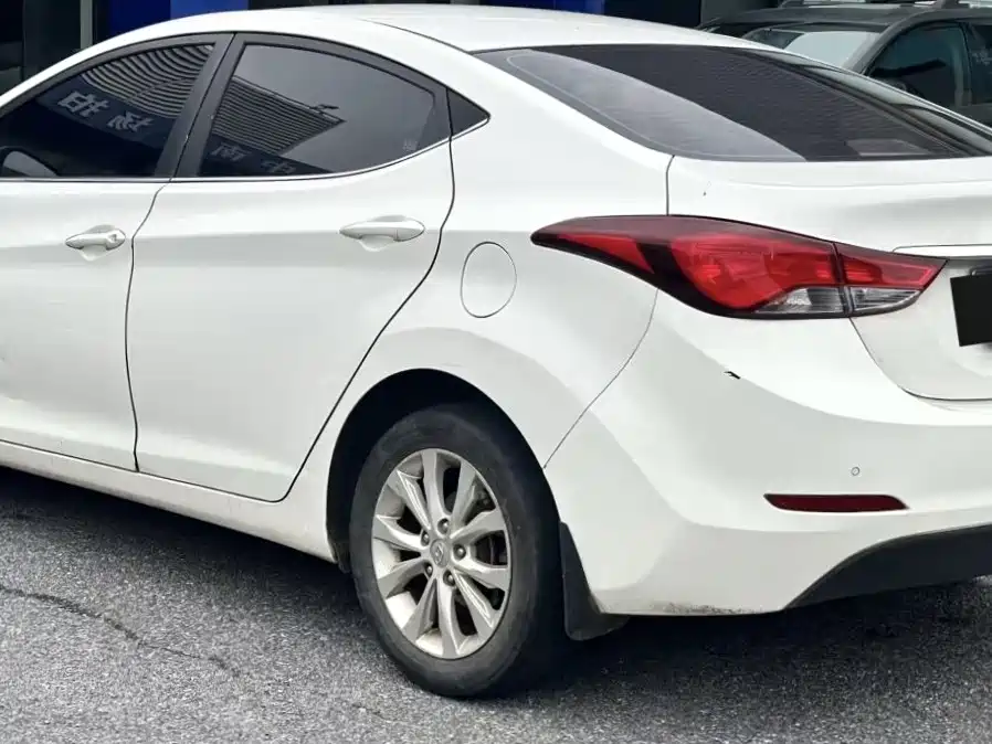 Hyundai Elantra Langdong 2018 — фото 3