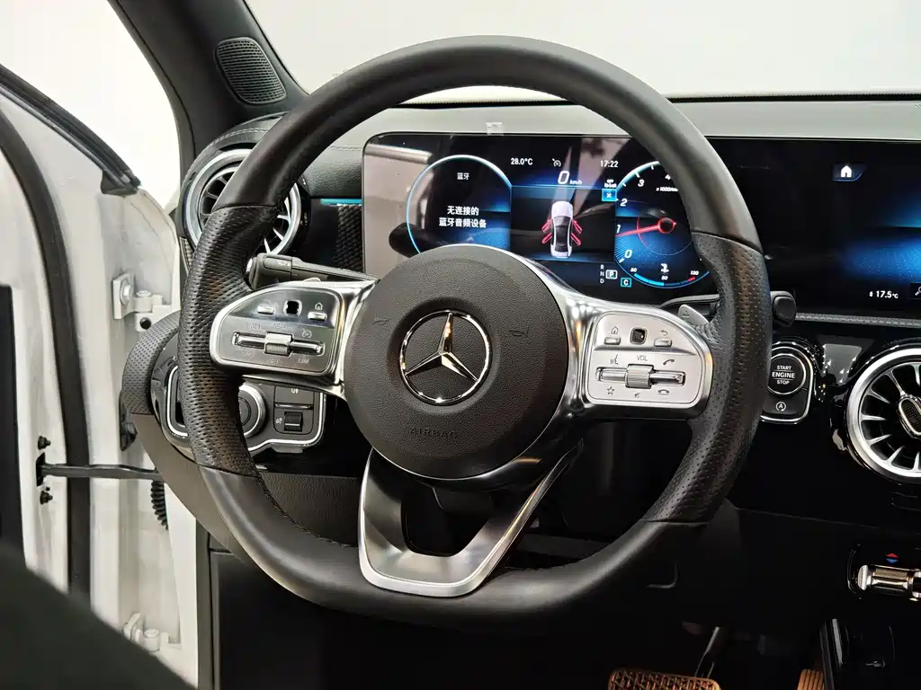 Mercedes-Benz A-Class 2023 — фото 10