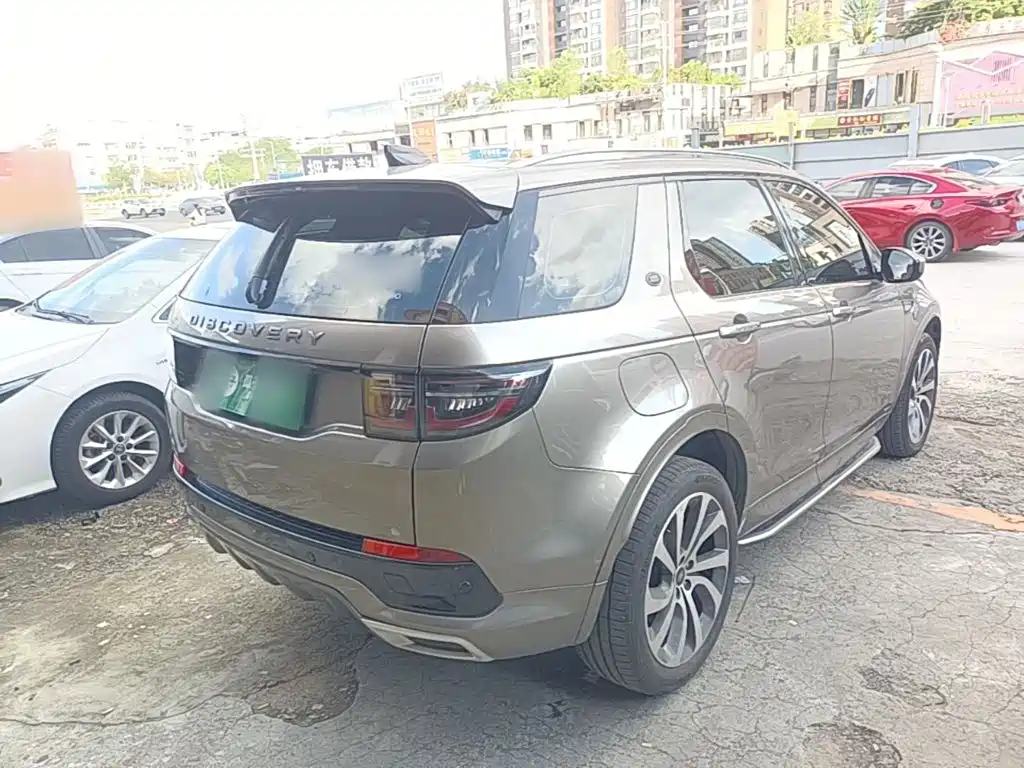 Land Rover Discovery Sport 2021
