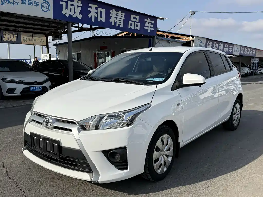 Toyota Yaris L 2016 — фото 1