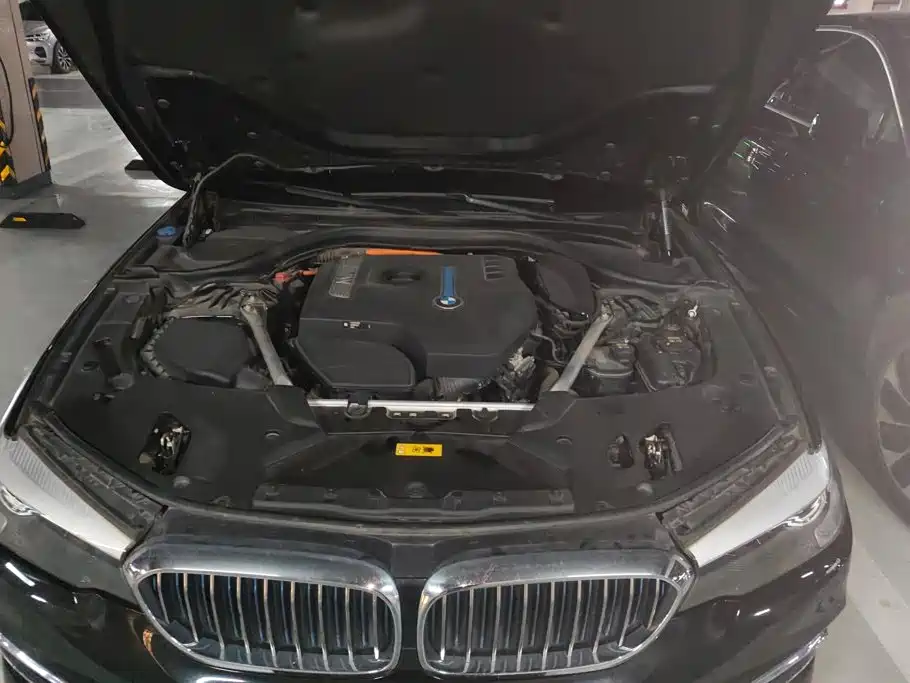 BMW 5 Series New Energy 2018 — фото 10